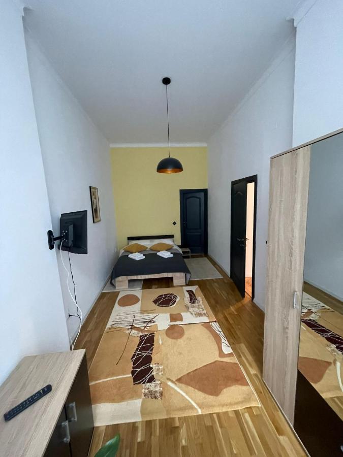 Central Apartment With 2 Bedrooms And 2 Bathrooms Oradea Zewnętrze zdjęcie