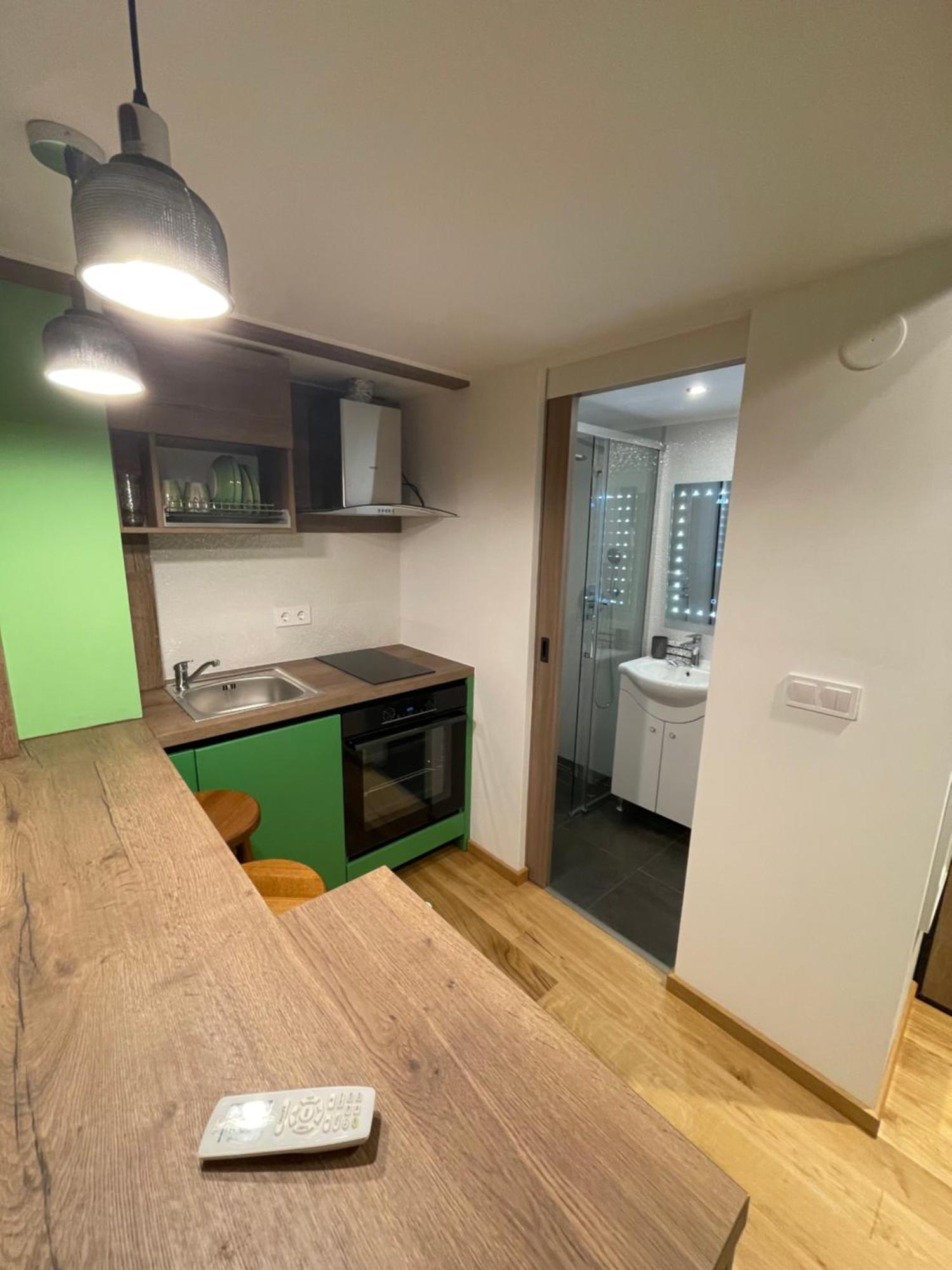 Central Apartment With 2 Bedrooms And 2 Bathrooms Oradea Zewnętrze zdjęcie