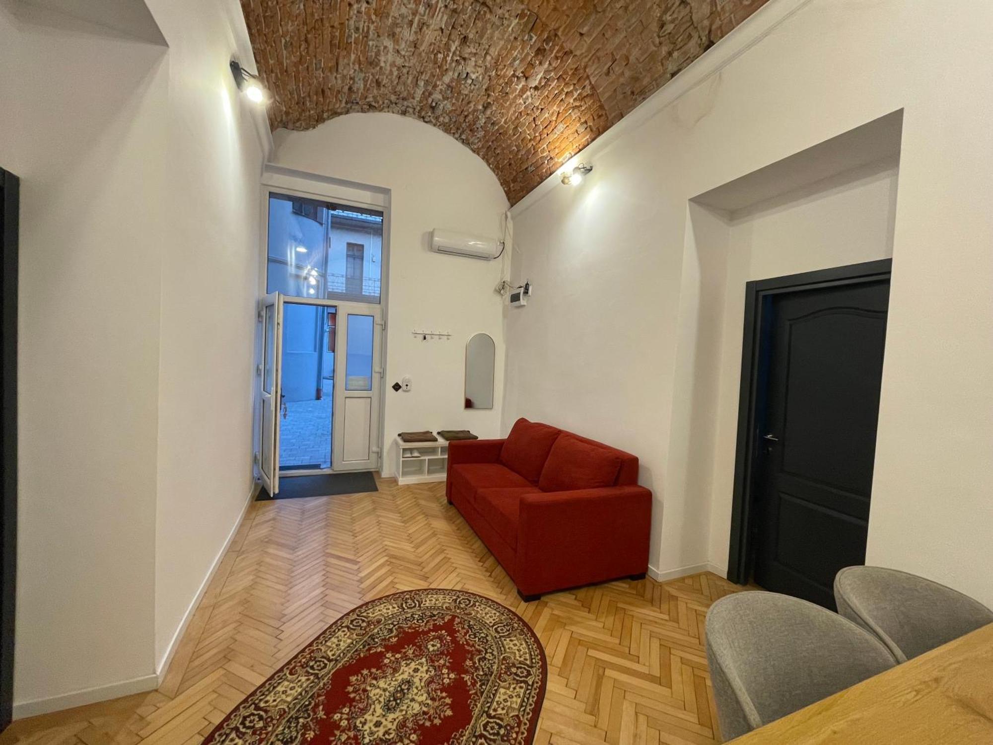 Central Apartment With 2 Bedrooms And 2 Bathrooms Oradea Zewnętrze zdjęcie